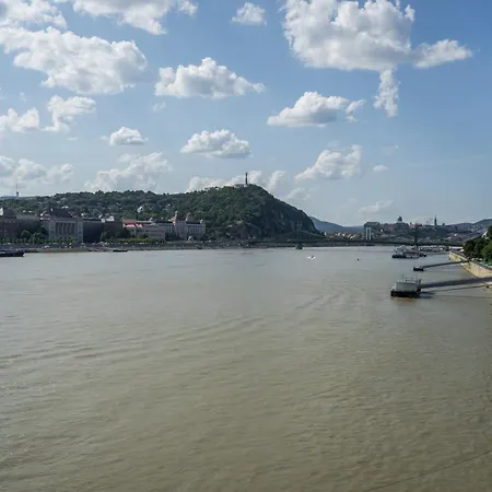 Near The River 2 Daire *